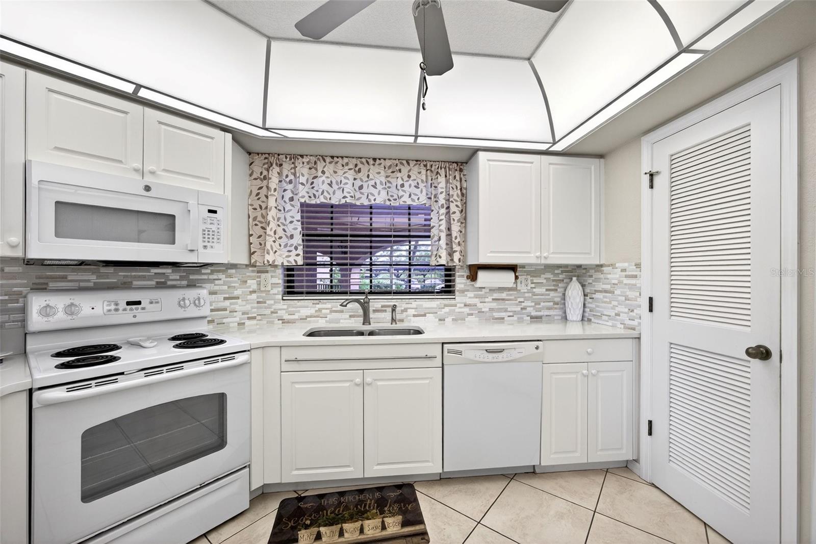 23465 HARBORVIEW RD #214, PUNTA GORDA, FL, 33980