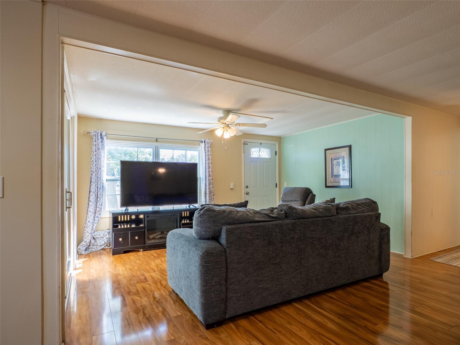 401 DENICE DR #401, SEMINOLE, FL, 33772
