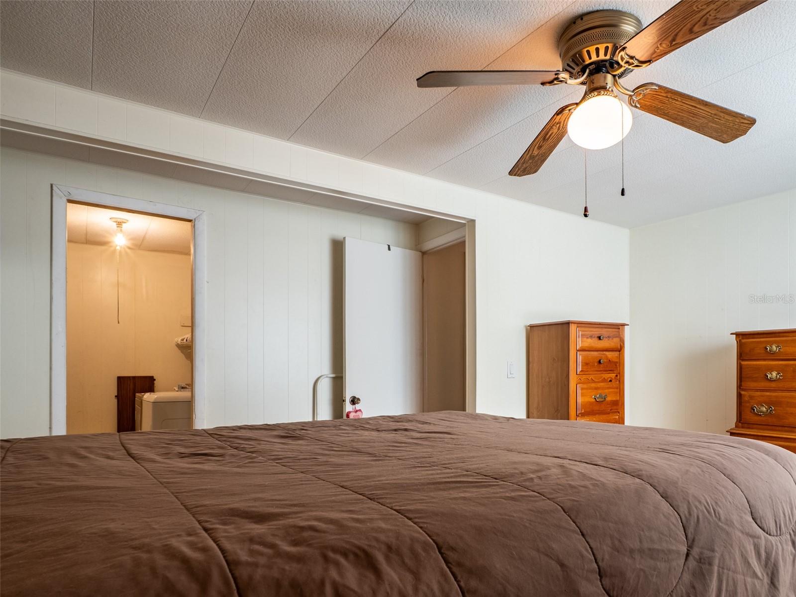 401 DENICE DR #401, SEMINOLE, FL, 33772