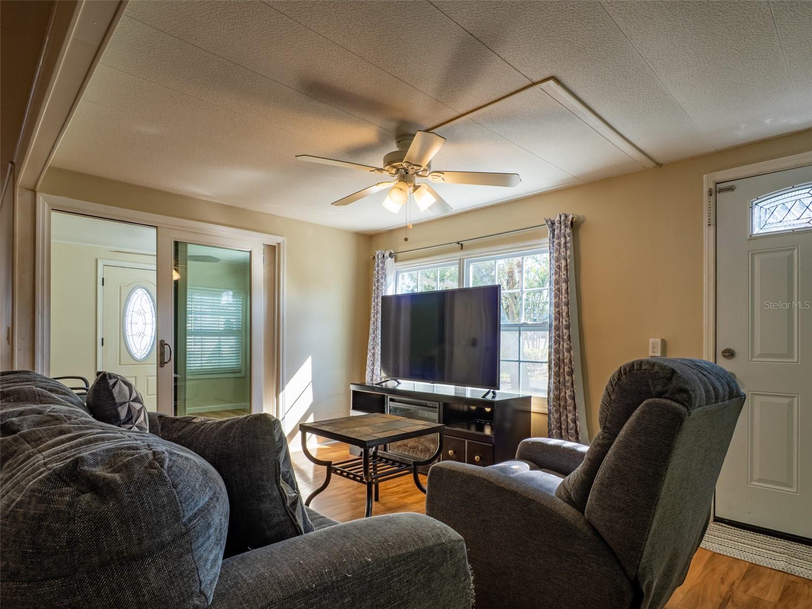 401 DENICE DR #401, SEMINOLE, FL, 33772