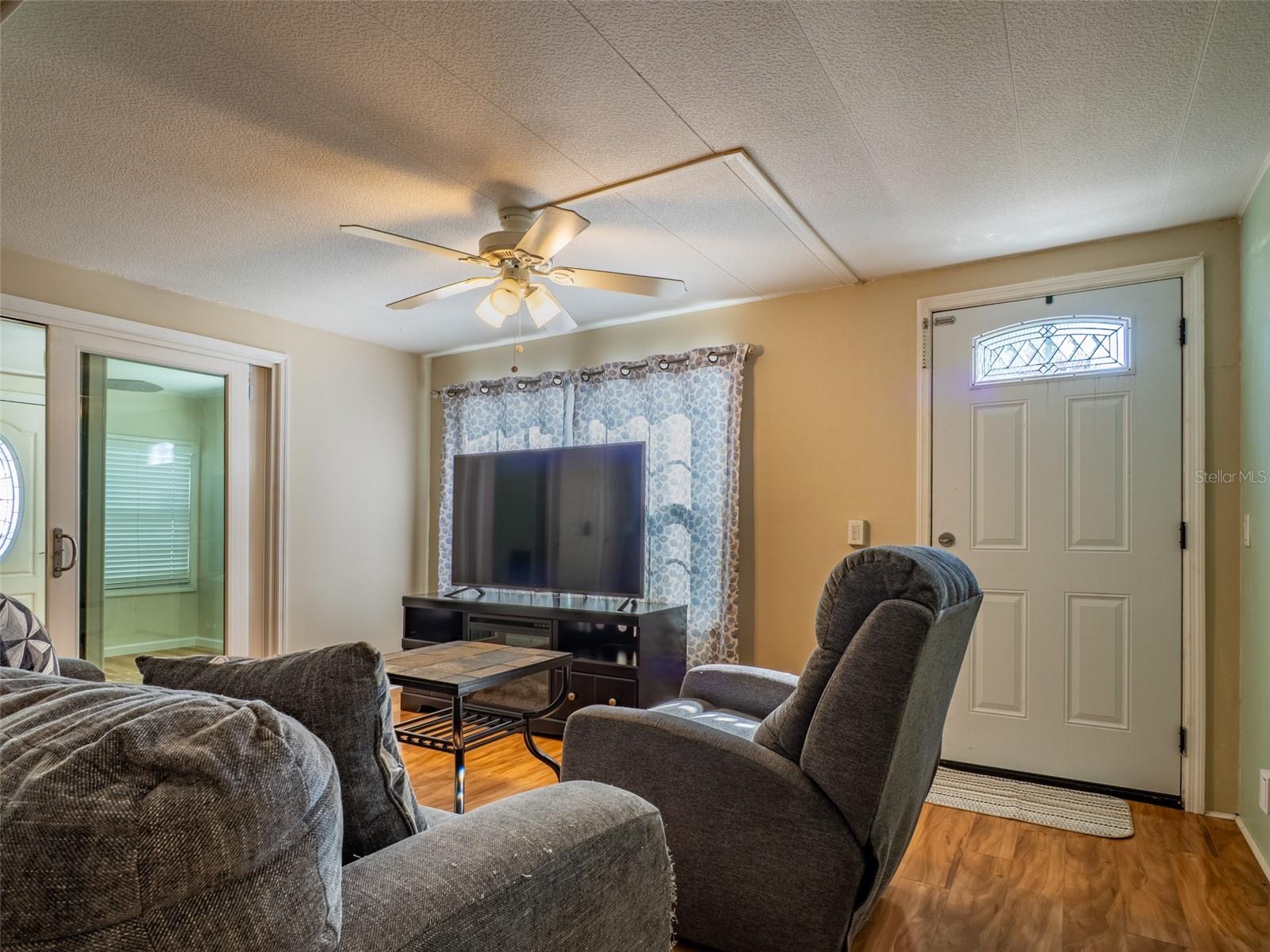 401 DENICE DR #401, SEMINOLE, FL, 33772
