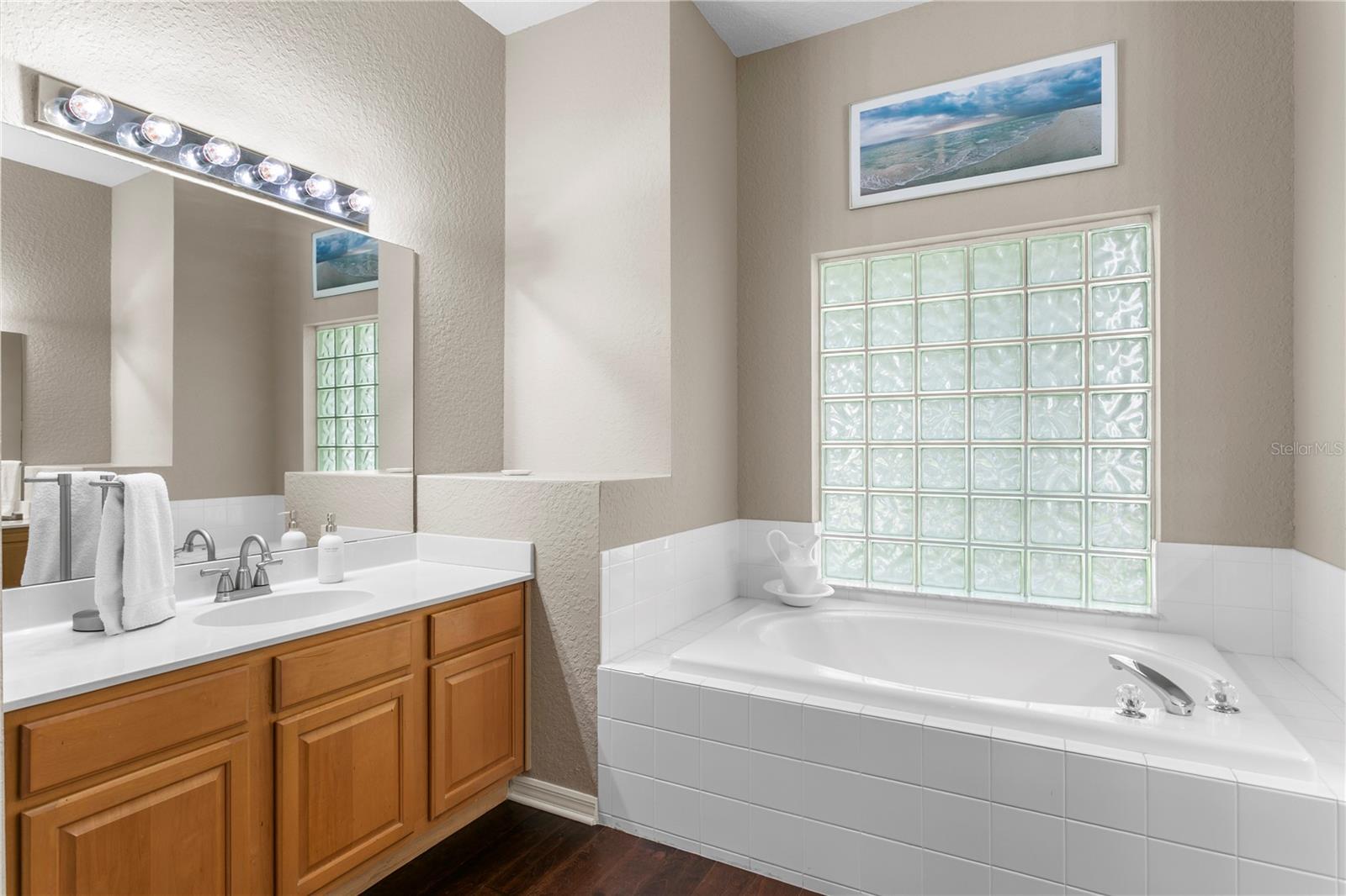10237 GARDEN ALCOVE DR, TAMPA, FL, 33647