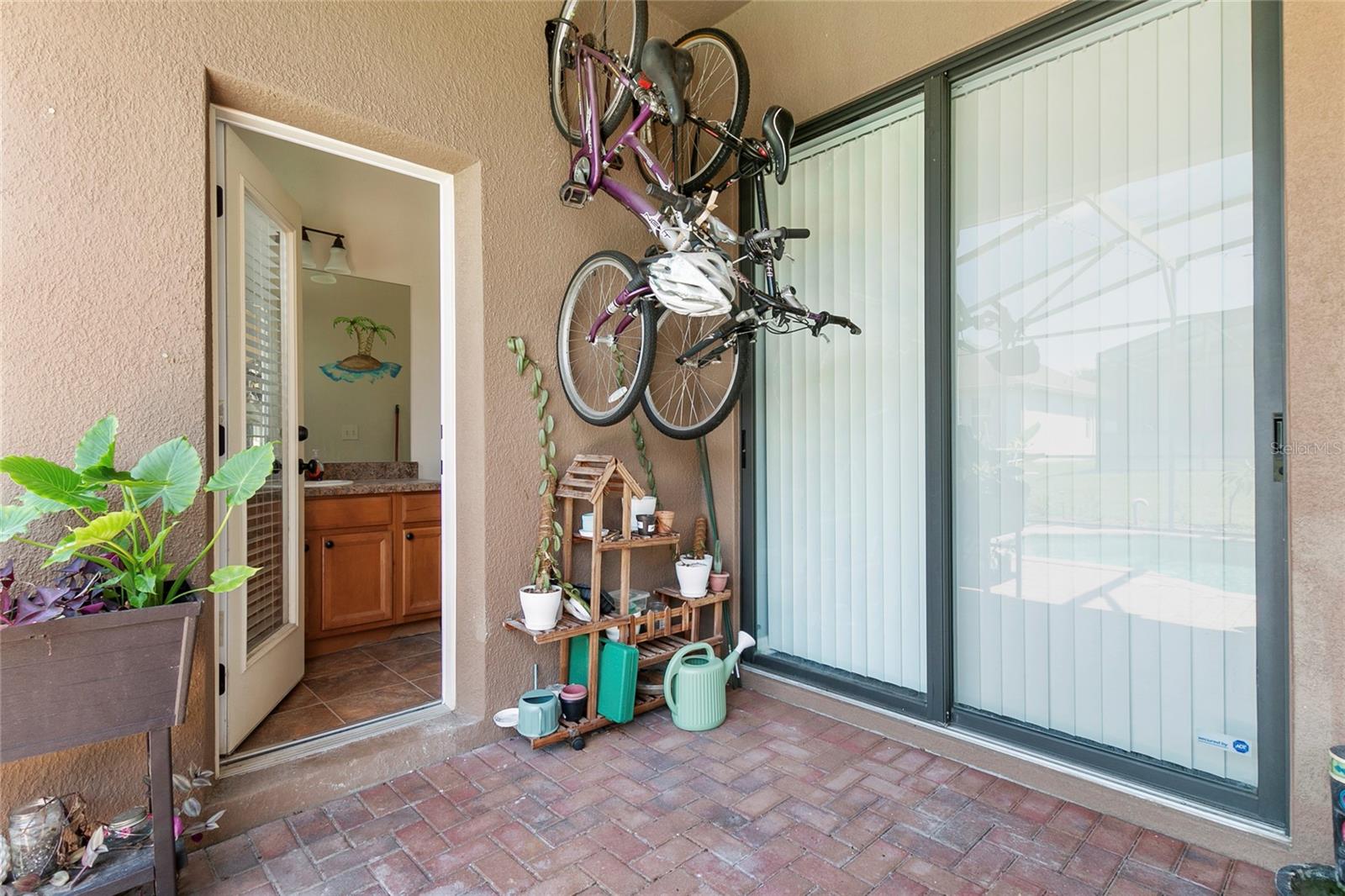 523 LAKE DAVENPORT CIR, DAVENPORT, FL, 33837
