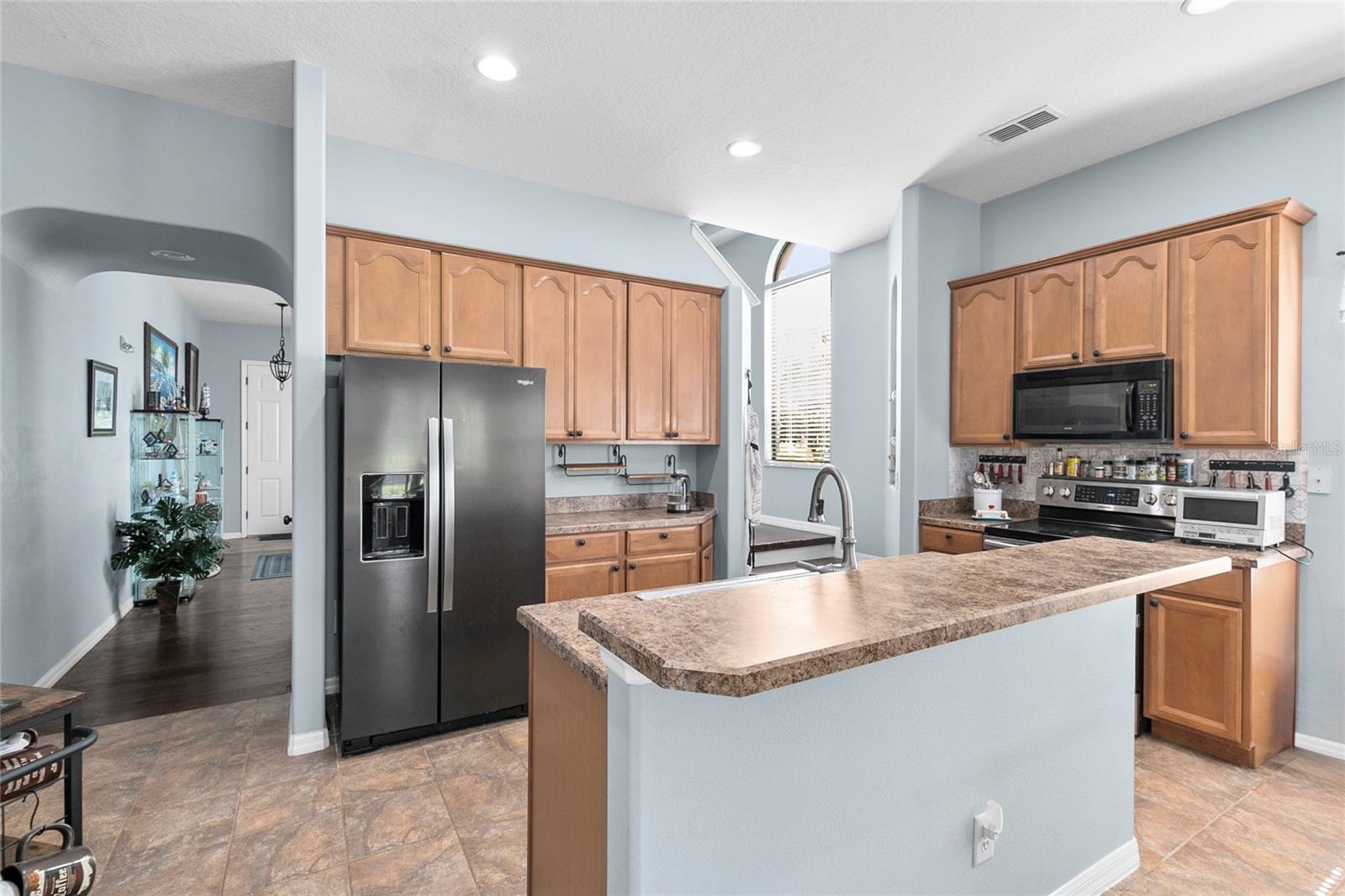 523 LAKE DAVENPORT CIR, DAVENPORT, FL, 33837