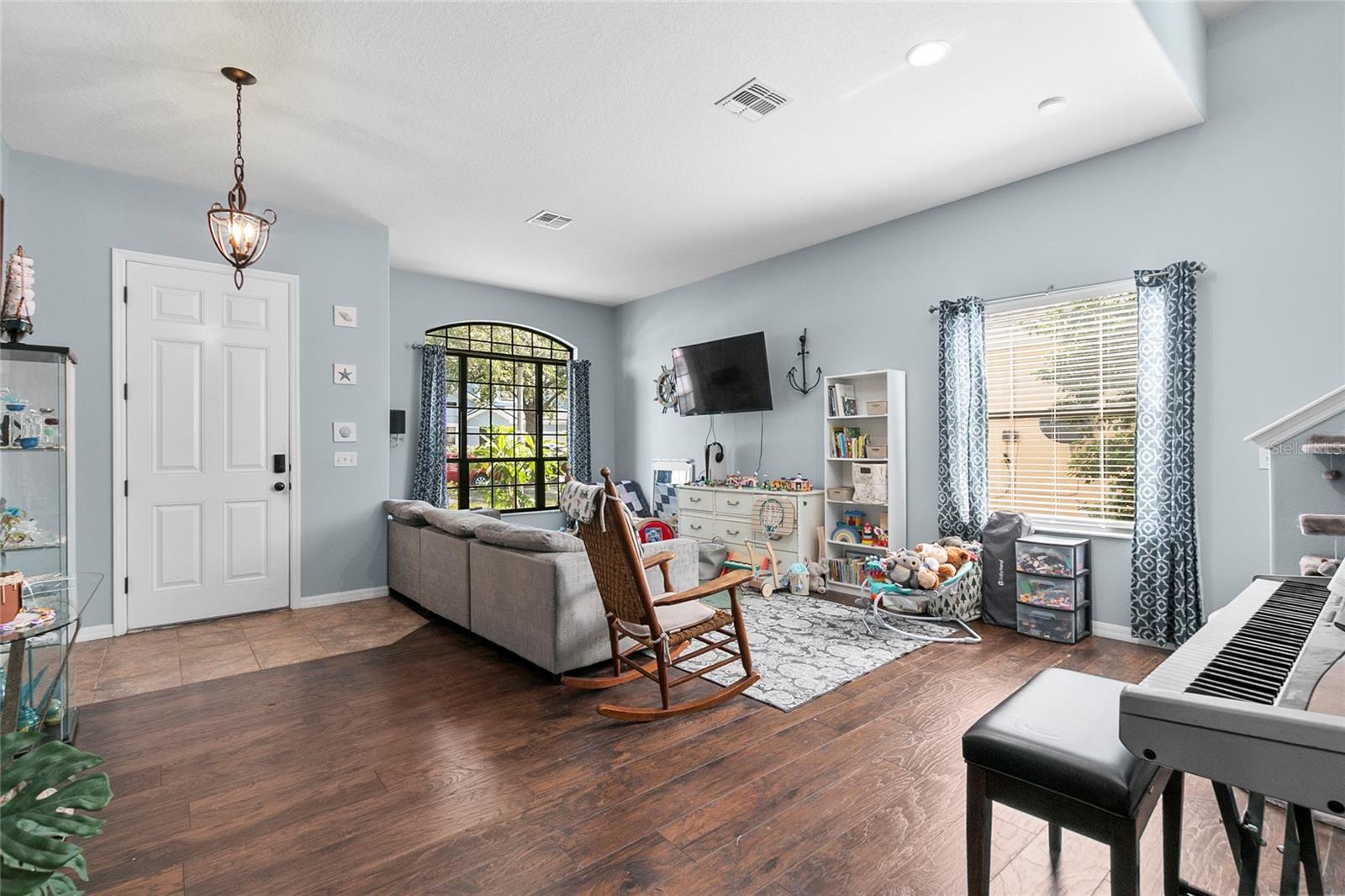 523 LAKE DAVENPORT CIR, DAVENPORT, FL, 33837