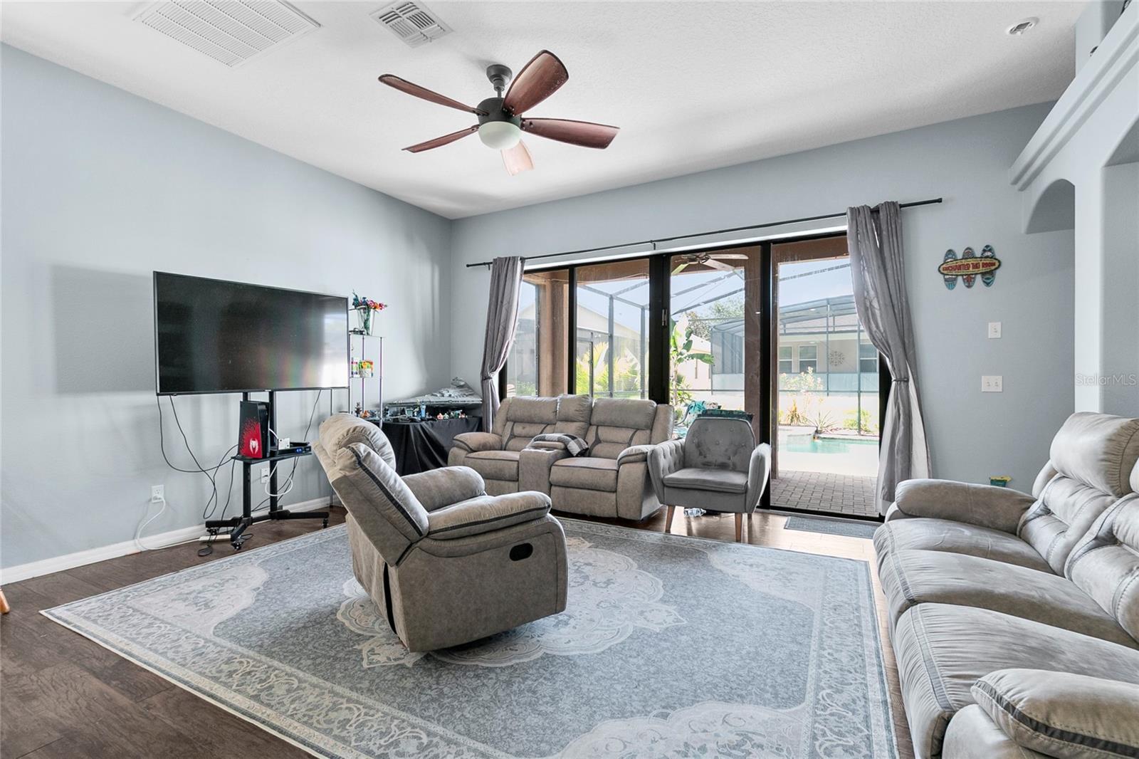 523 LAKE DAVENPORT CIR, DAVENPORT, FL, 33837
