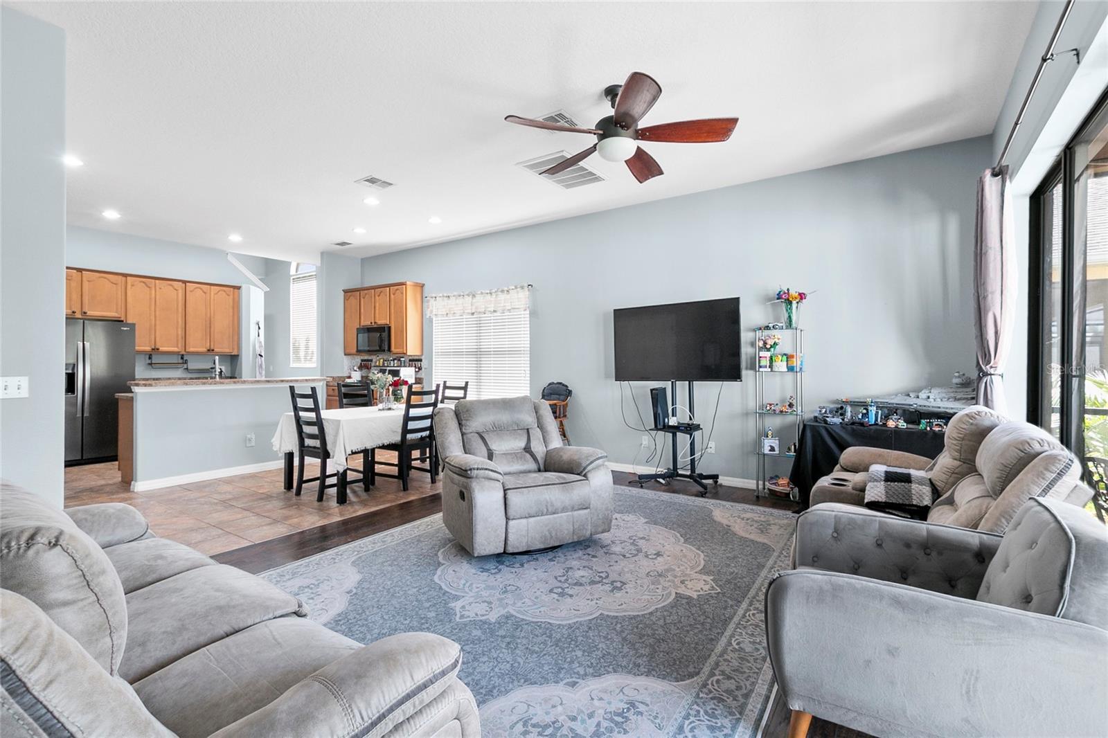 523 LAKE DAVENPORT CIR, DAVENPORT, FL, 33837