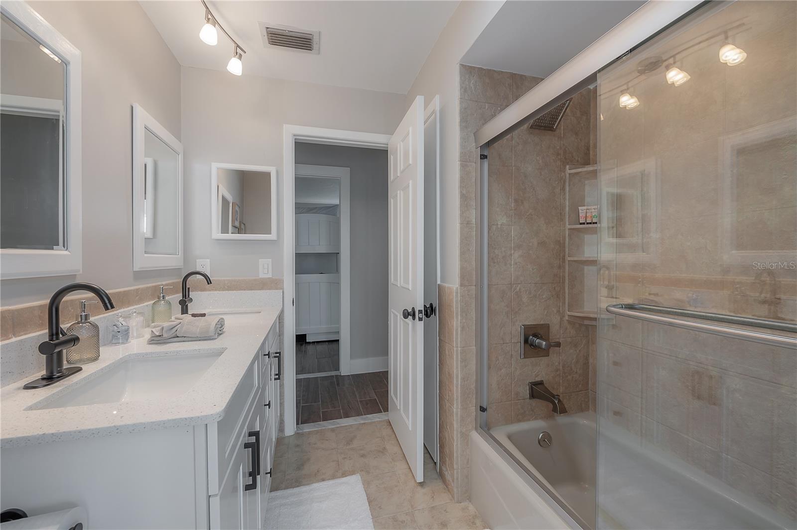 6322 COTTONWOOD LN, APOLLO BEACH, FL, 33572
