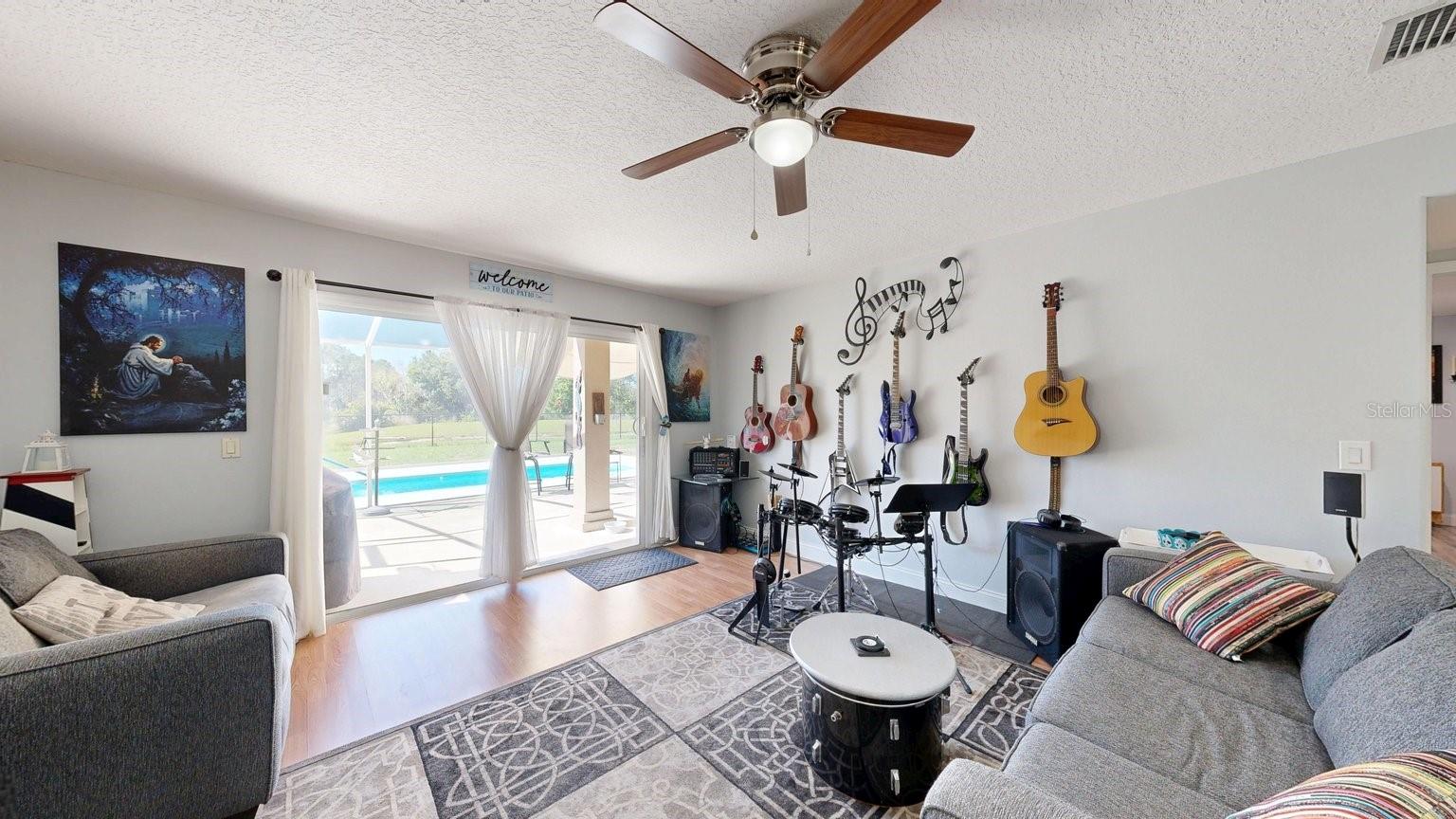 208 LONDON DR, PALM COAST, FL, 32137