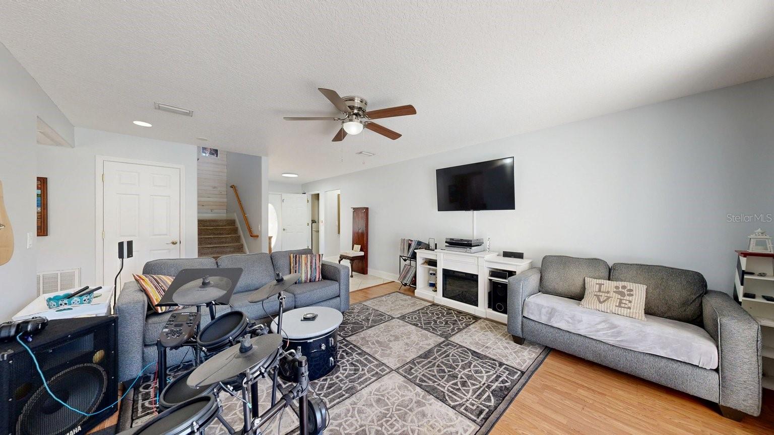 208 LONDON DR, PALM COAST, FL, 32137
