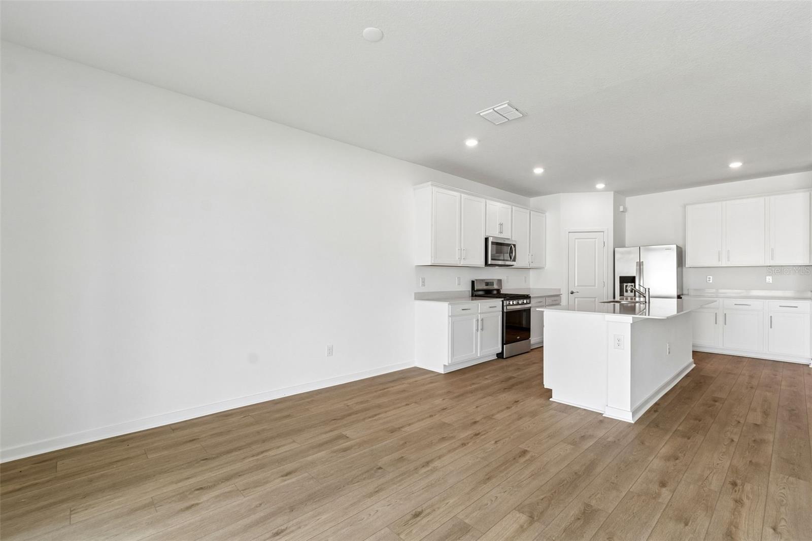 6669 ASBURY BARNES LN, WESLEY CHAPEL, FL, 33545
