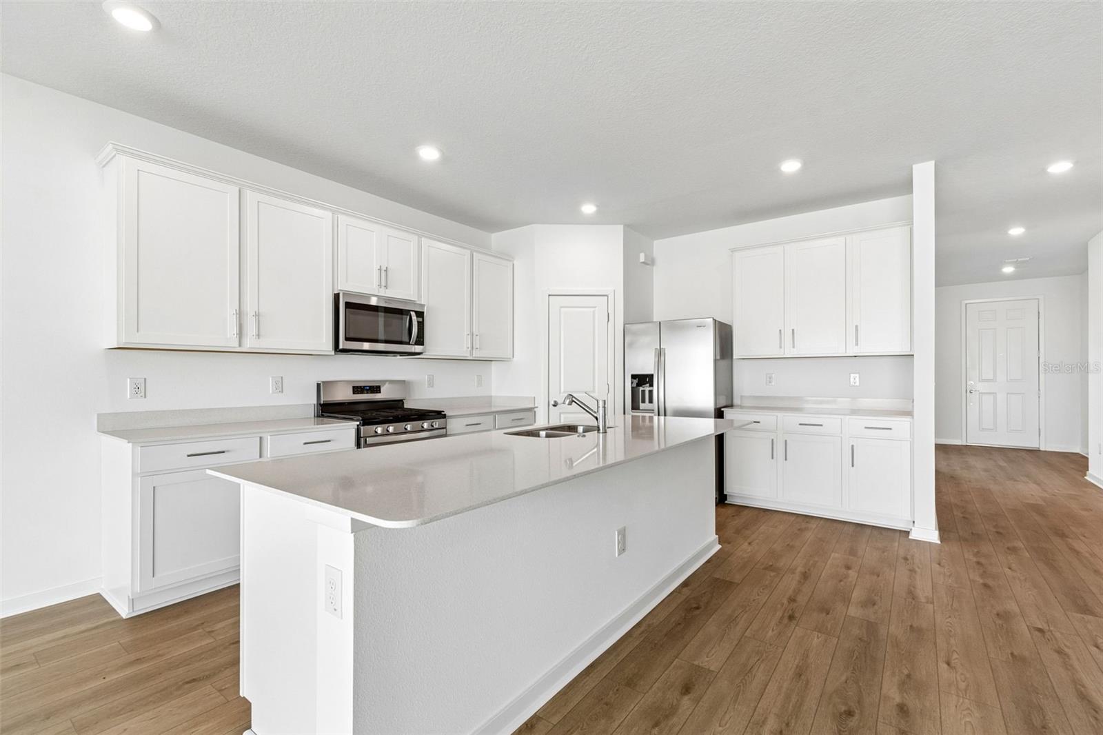 6669 ASBURY BARNES LN, WESLEY CHAPEL, FL, 33545