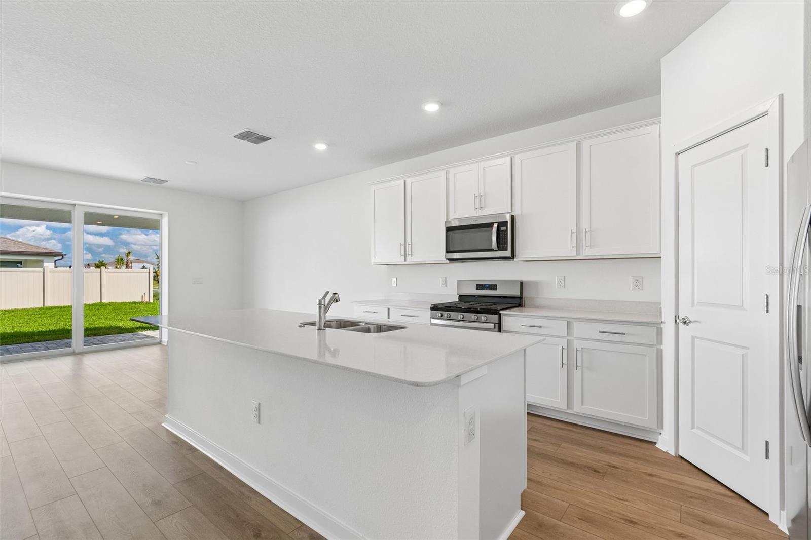 6669 ASBURY BARNES LN, WESLEY CHAPEL, FL, 33545