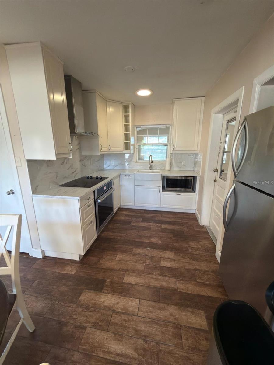 810 W 113TH AVE, TAMPA, FL, 33612