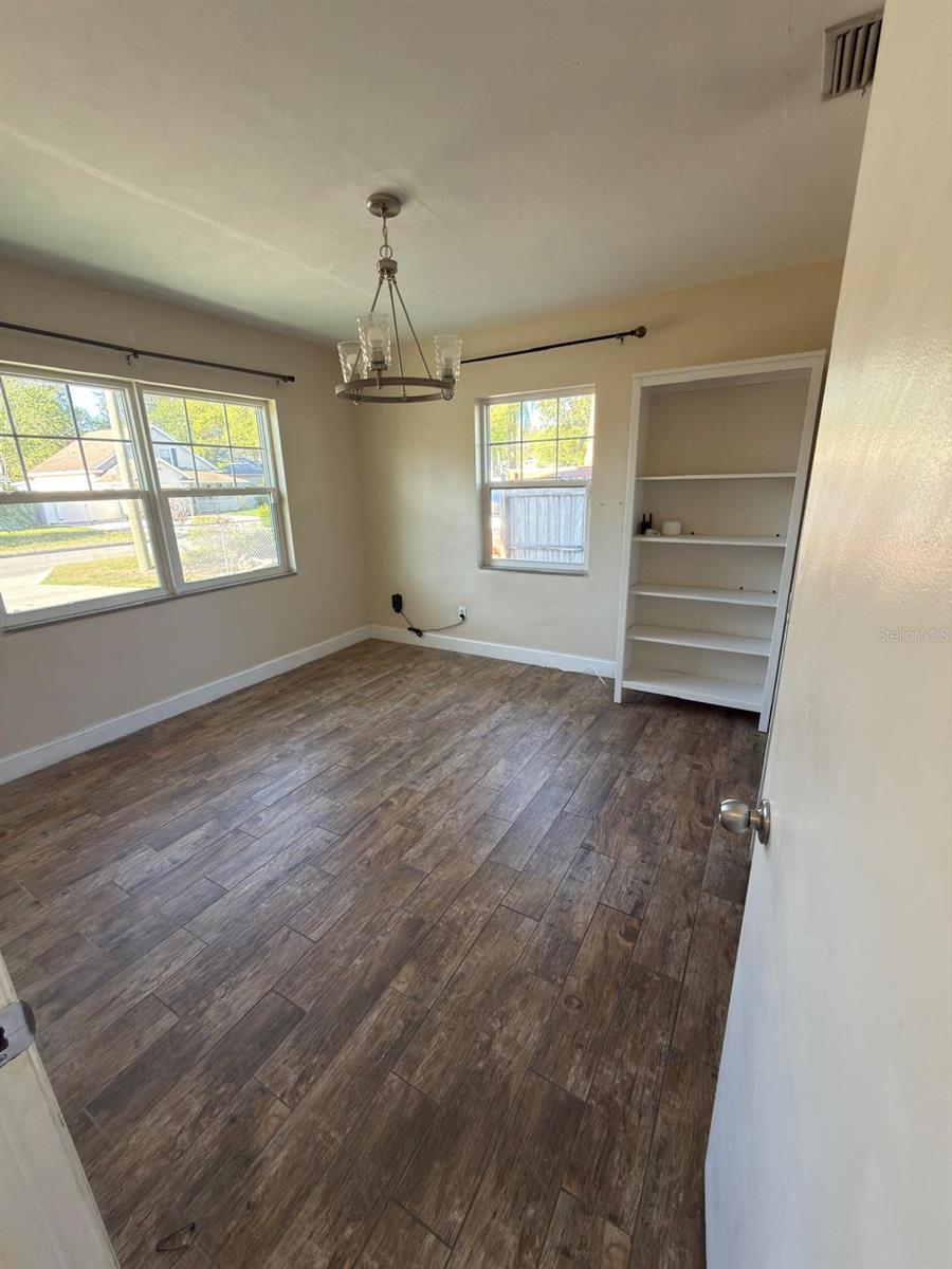 810 W 113TH AVE, TAMPA, FL, 33612