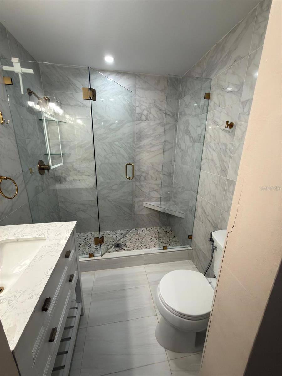 810 W 113TH AVE, TAMPA, FL, 33612