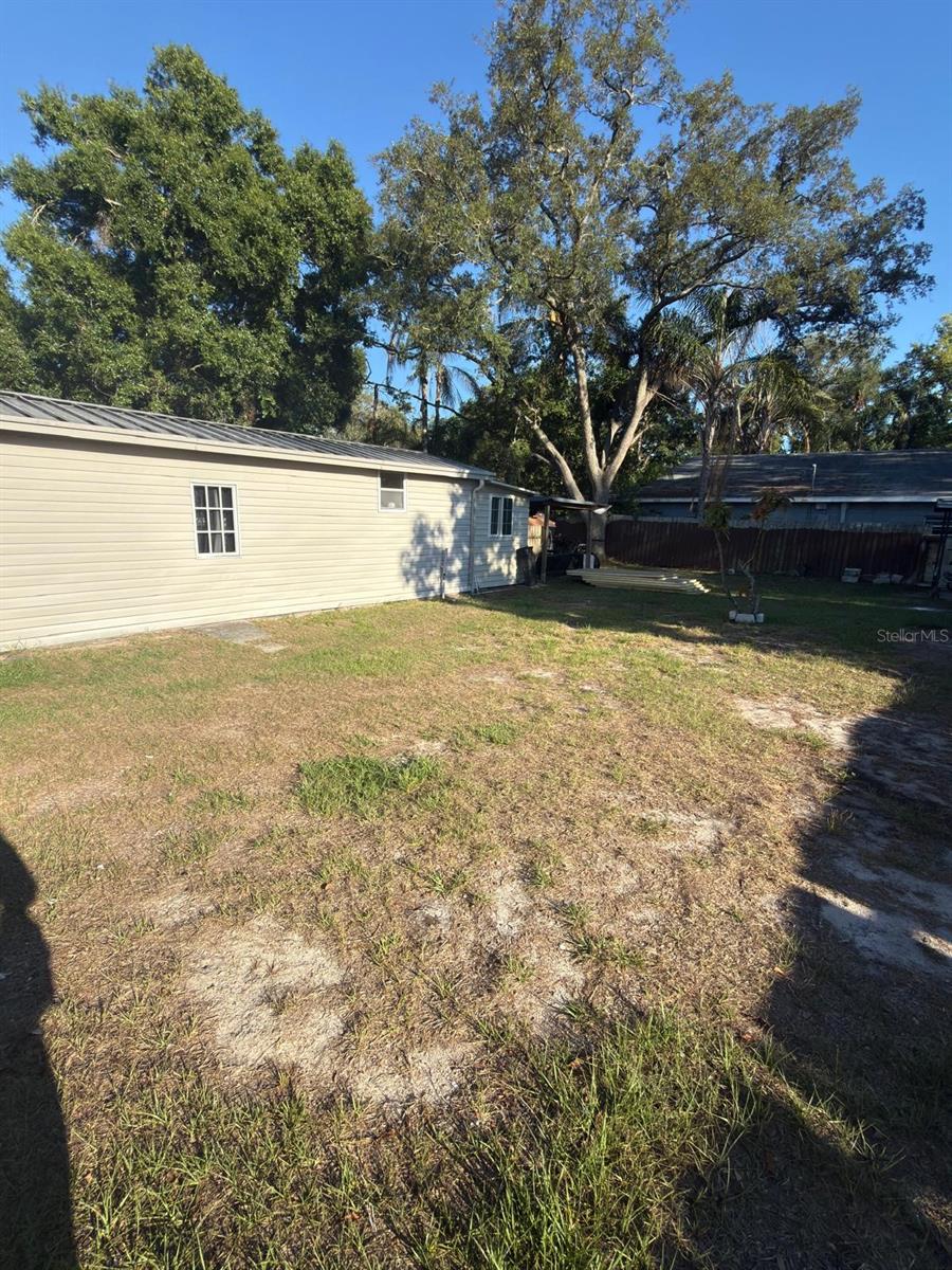 810 W 113TH AVE, TAMPA, FL, 33612