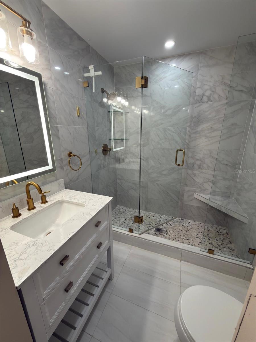 810 W 113TH AVE, TAMPA, FL, 33612