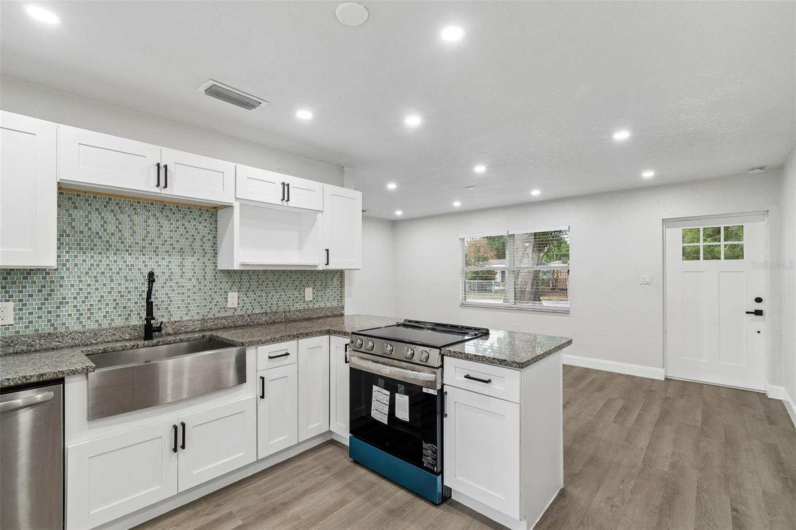 803 S CASTLE CT, TAMPA, FL, 33612