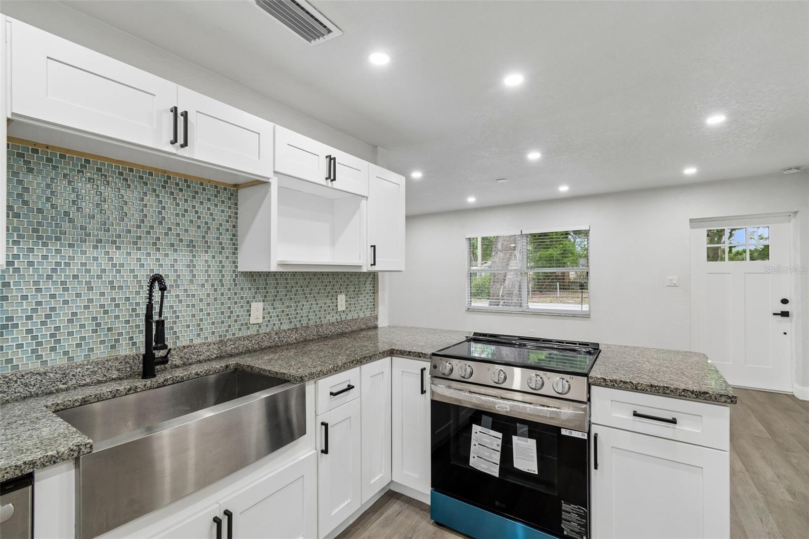 803 S CASTLE CT, TAMPA, FL, 33612