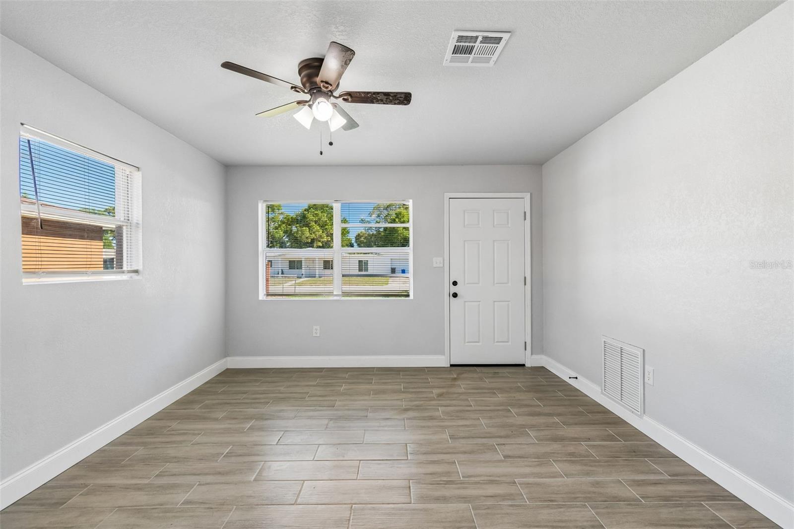 2105 46TH AVENUE DR W, BRADENTON, FL, 34207