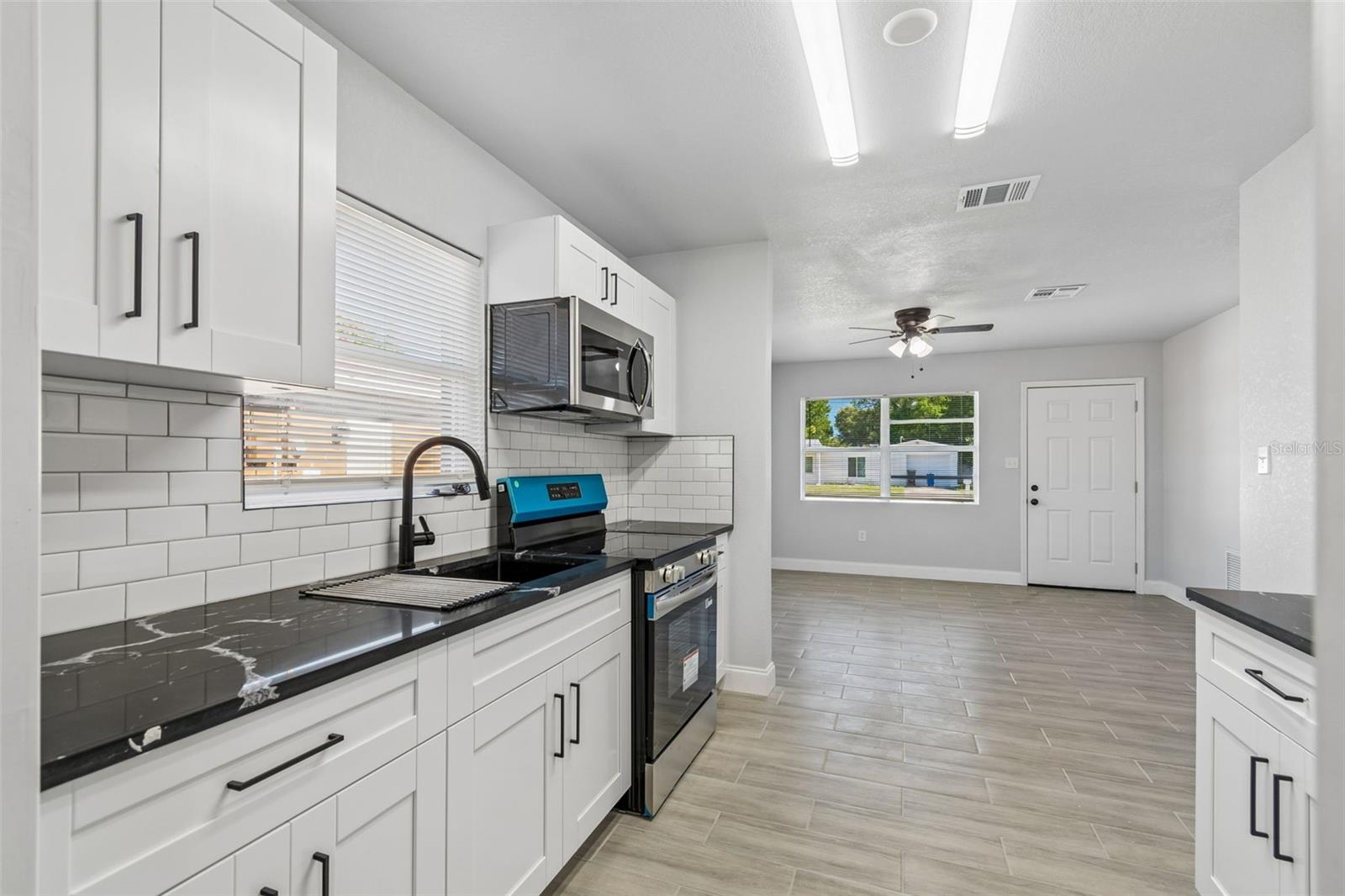 2105 46TH AVENUE DR W, BRADENTON, FL, 34207