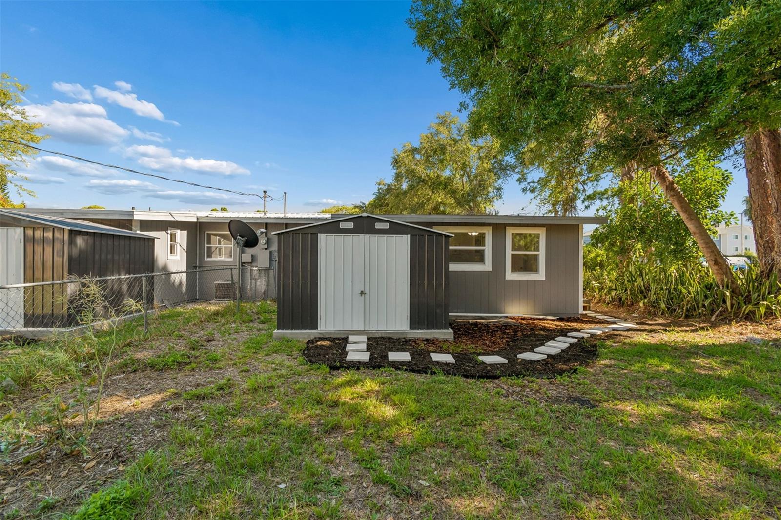 2105 46TH AVENUE DR W, BRADENTON, FL, 34207
