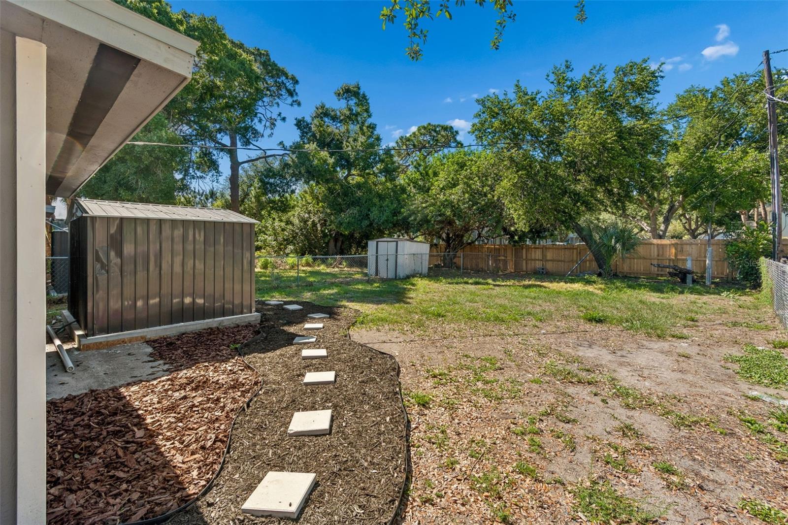 2105 46TH AVENUE DR W, BRADENTON, FL, 34207