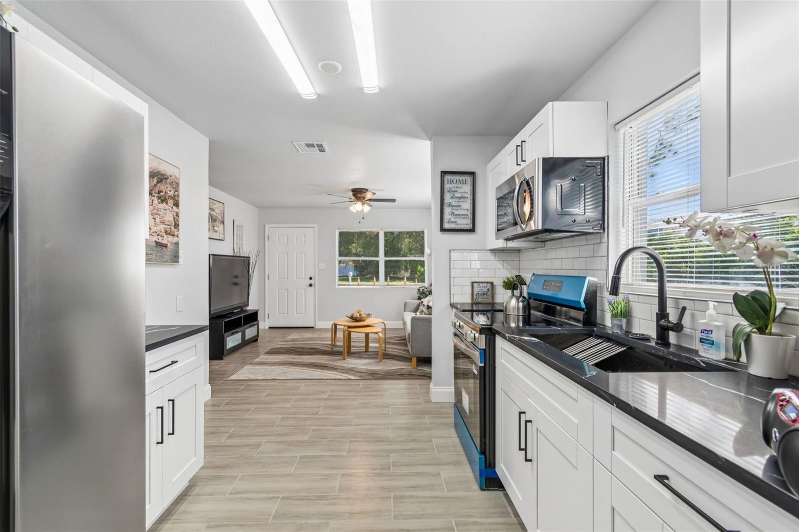2105 46TH AVENUE DR W, BRADENTON, FL, 34207