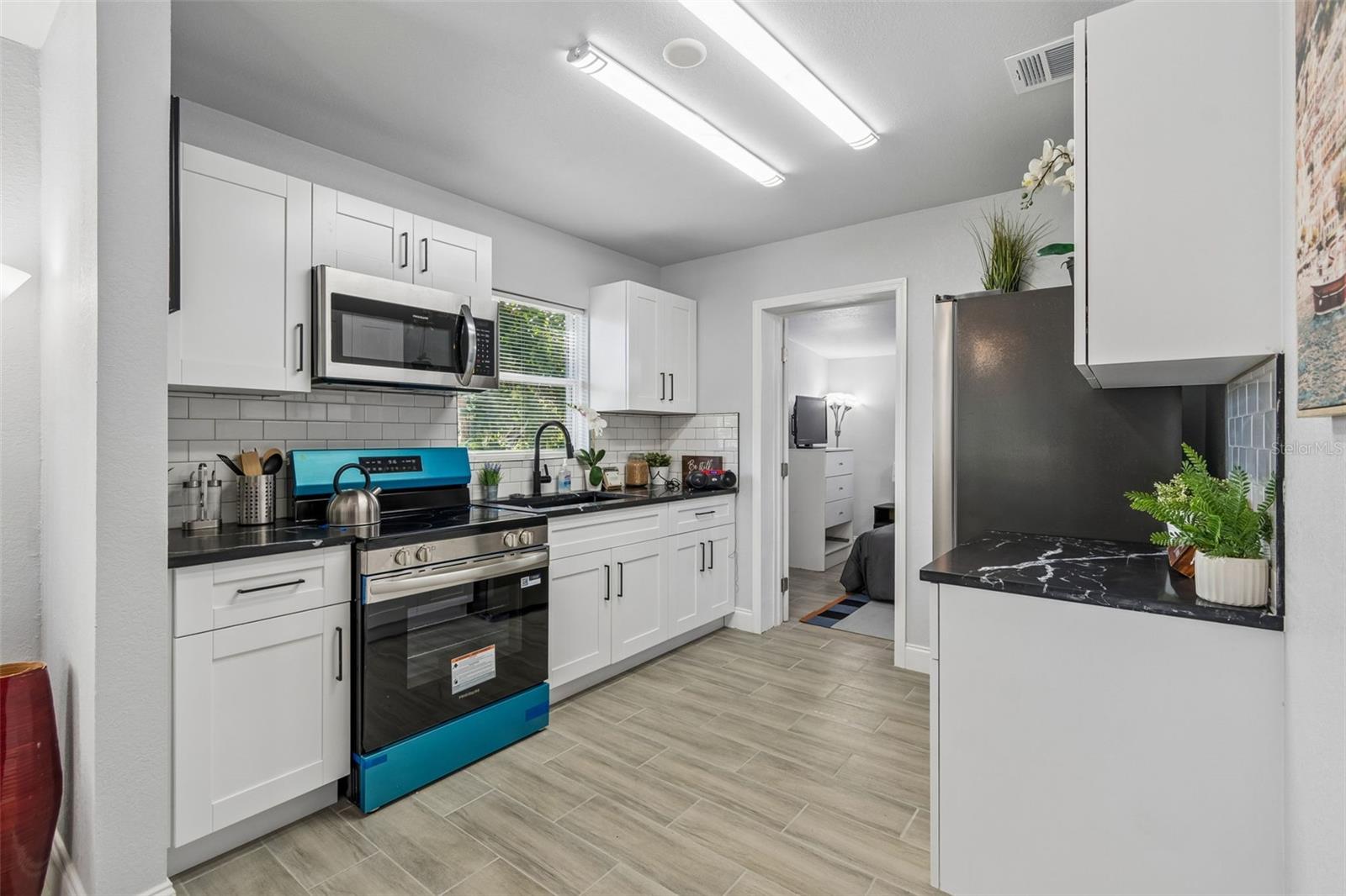 2105 46TH AVENUE DR W, BRADENTON, FL, 34207
