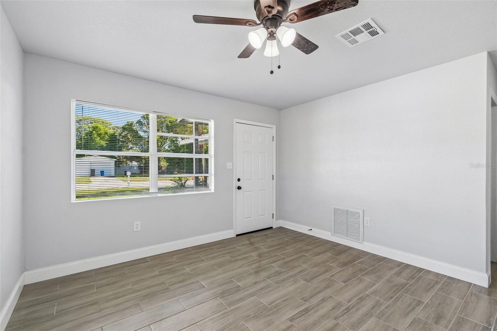 2105 46TH AVENUE DR W, BRADENTON, FL, 34207