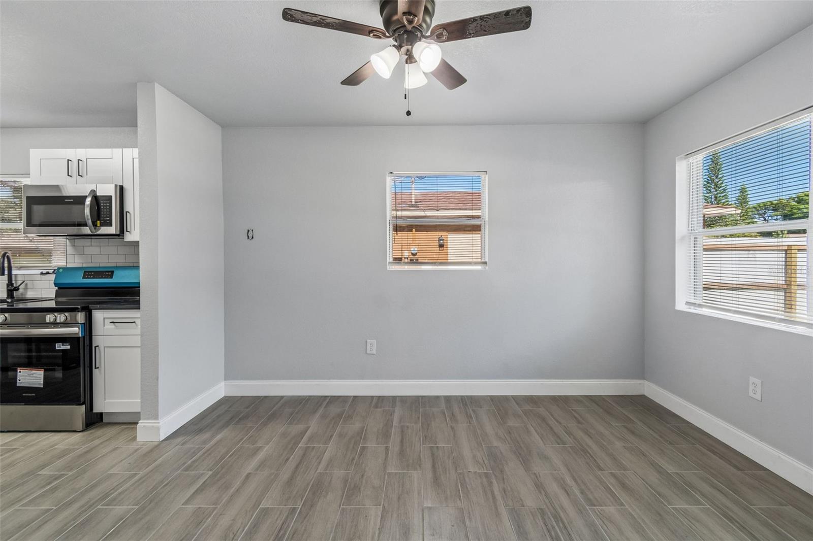 2105 46TH AVENUE DR W, BRADENTON, FL, 34207