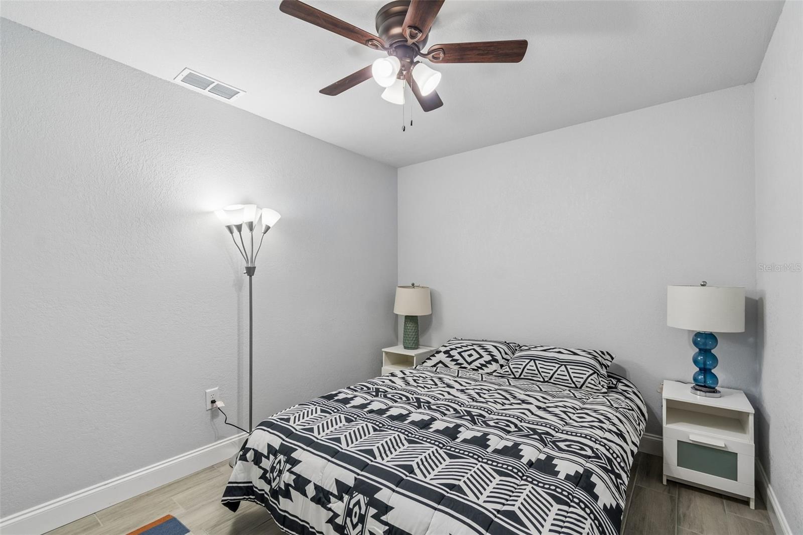 2105 46TH AVENUE DR W, BRADENTON, FL, 34207