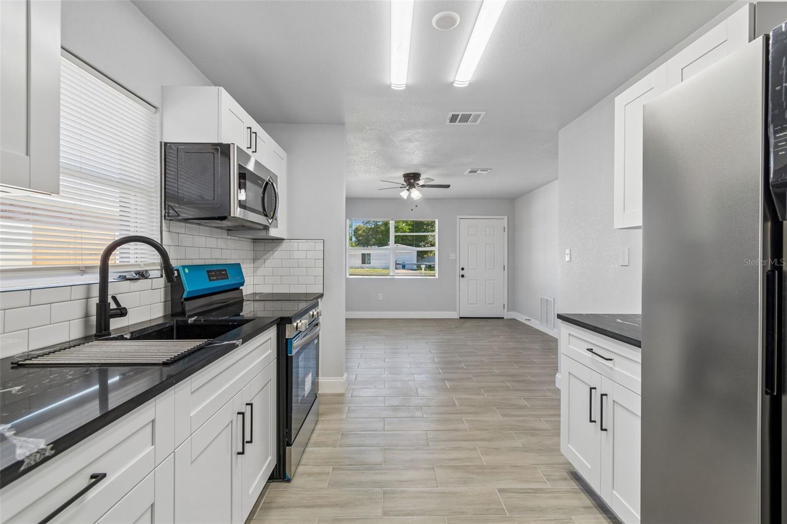 2105 46TH AVENUE DR W, BRADENTON, FL, 34207