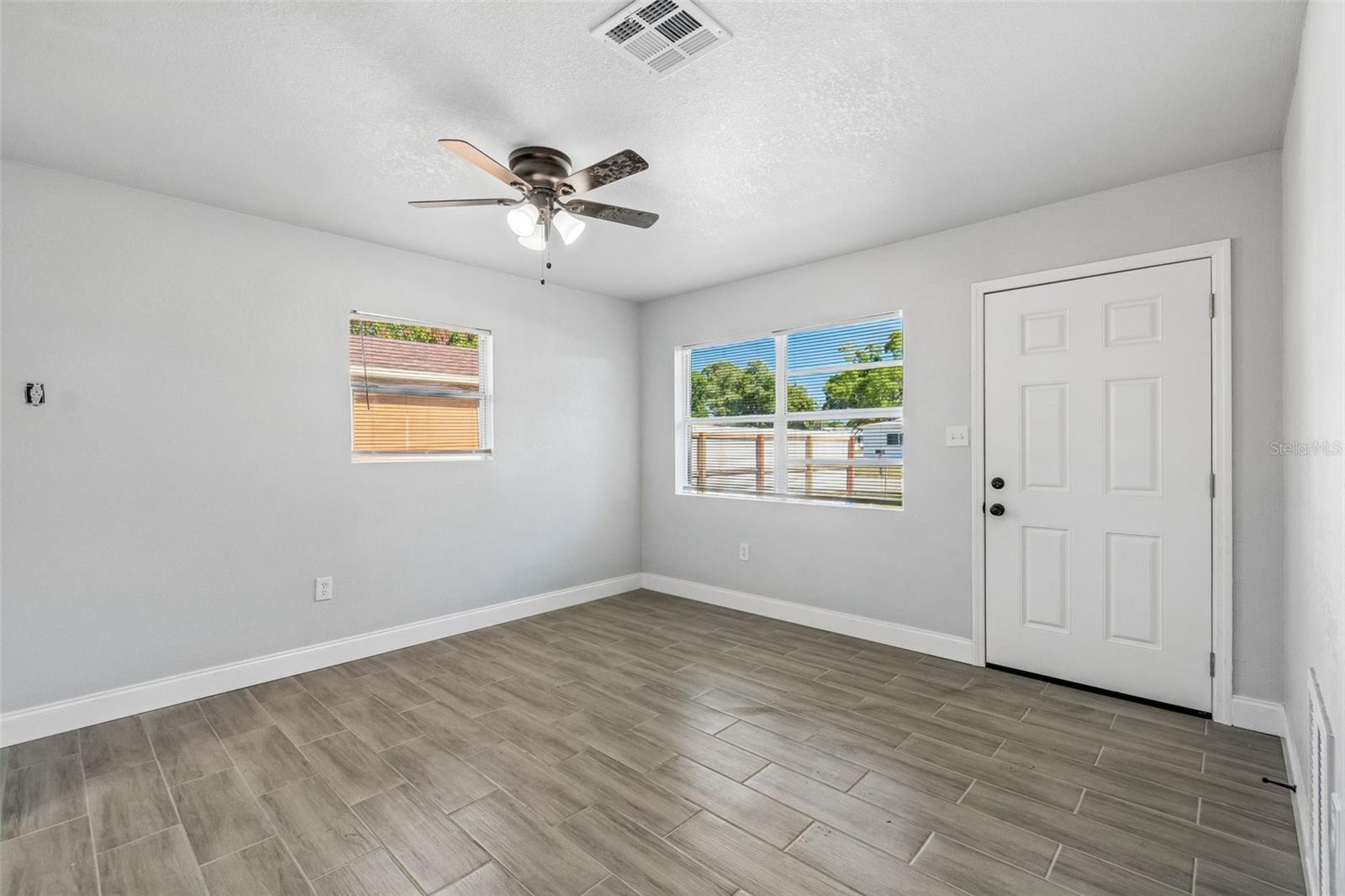 2105 46TH AVENUE DR W, BRADENTON, FL, 34207