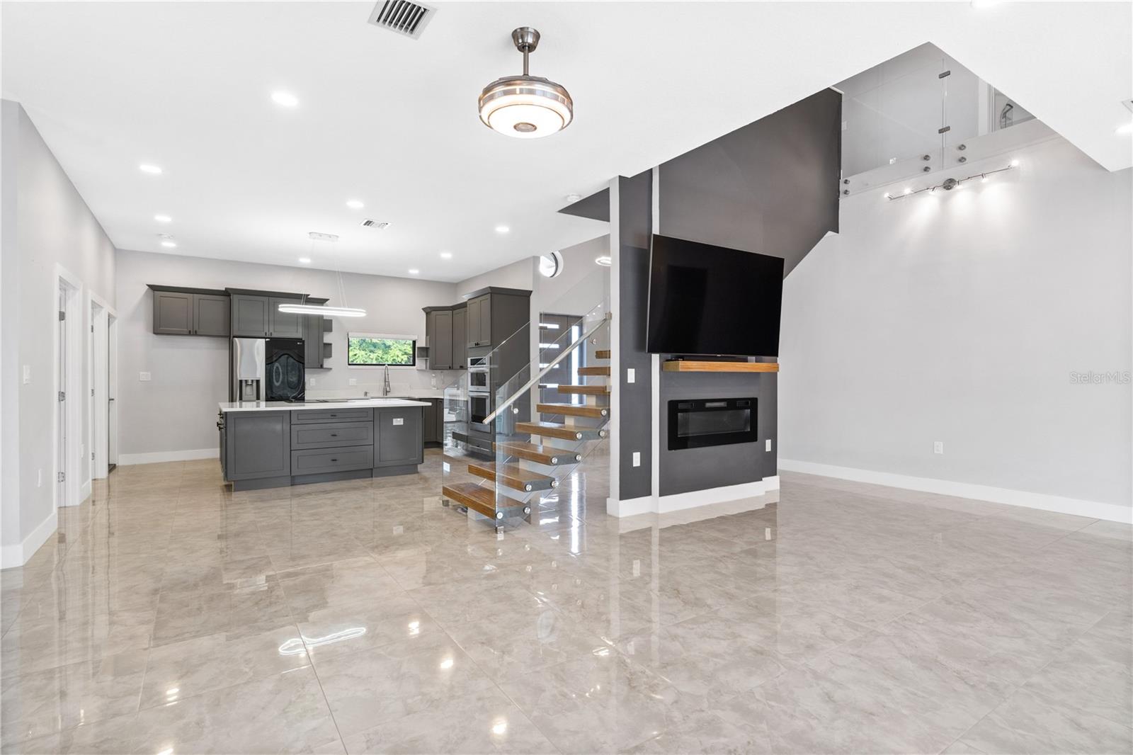 541 W LAKE BRANTLEY RD, ALTAMONTE SPRINGS, FL, 32714