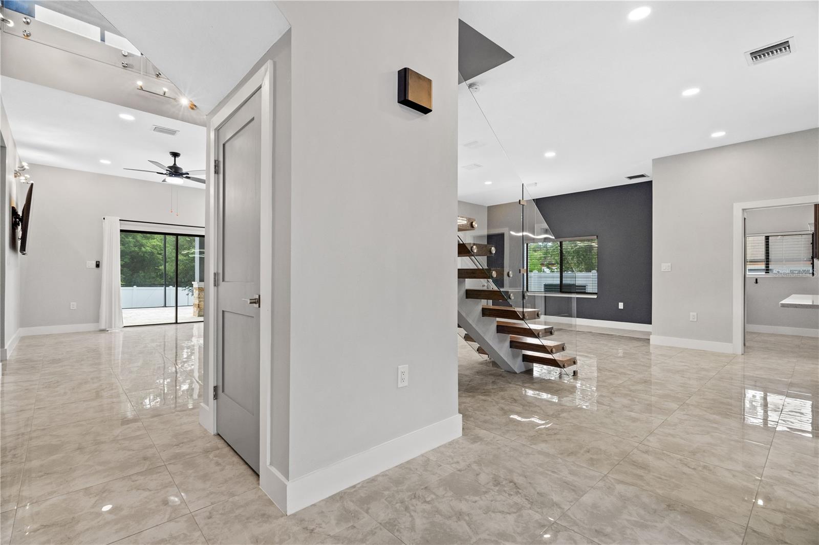 541 W LAKE BRANTLEY RD, ALTAMONTE SPRINGS, FL, 32714