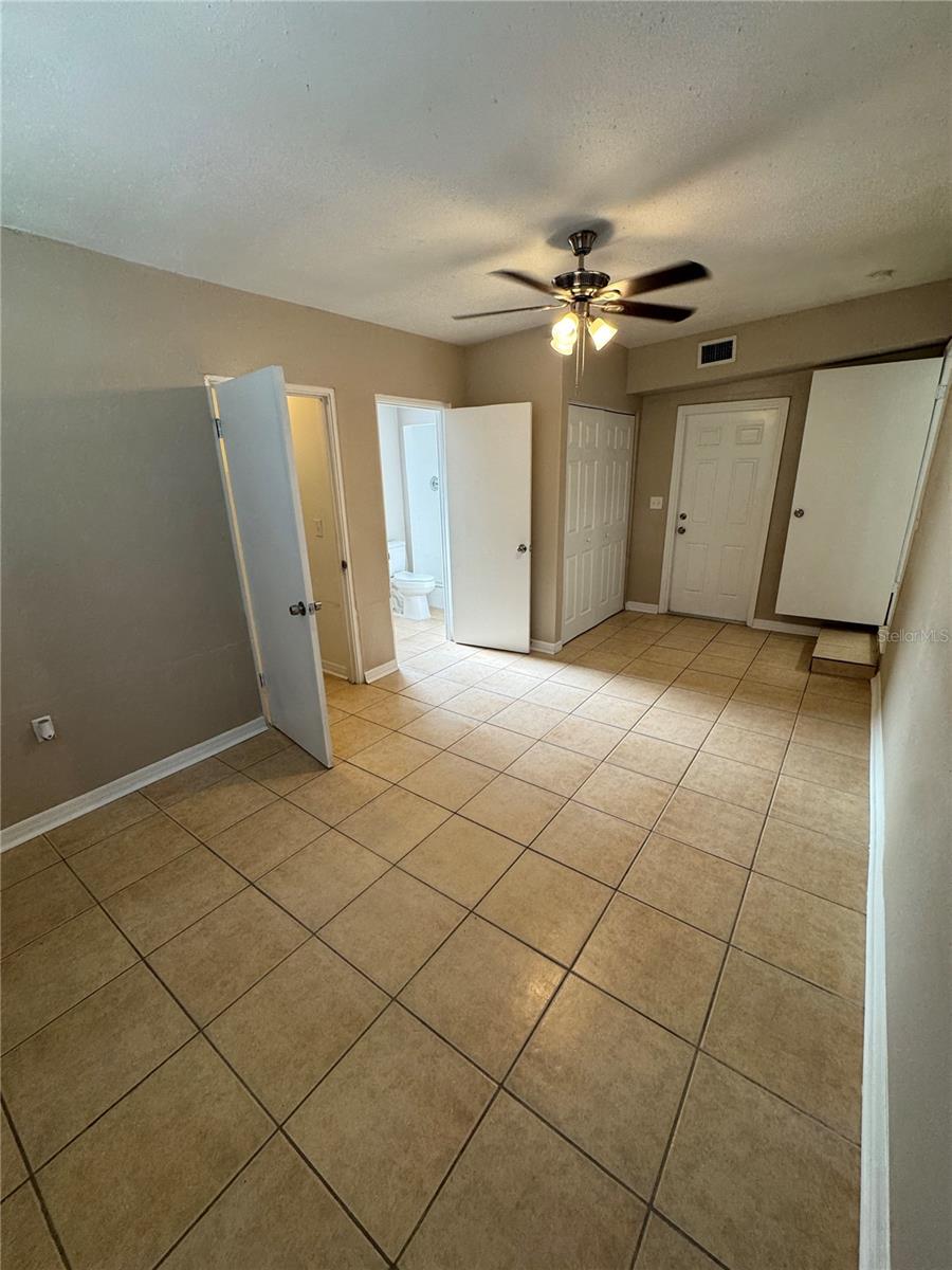 2016 E CRENSHAW ST, TAMPA, FL, 33610