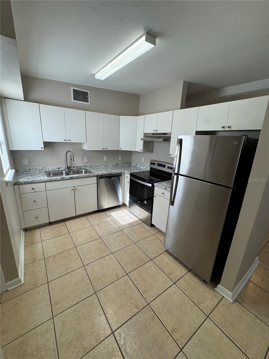 2016 E CRENSHAW ST, TAMPA, FL, 33610