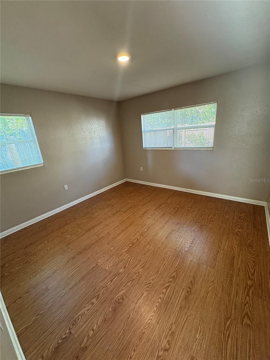 2016 E CRENSHAW ST, TAMPA, FL, 33610