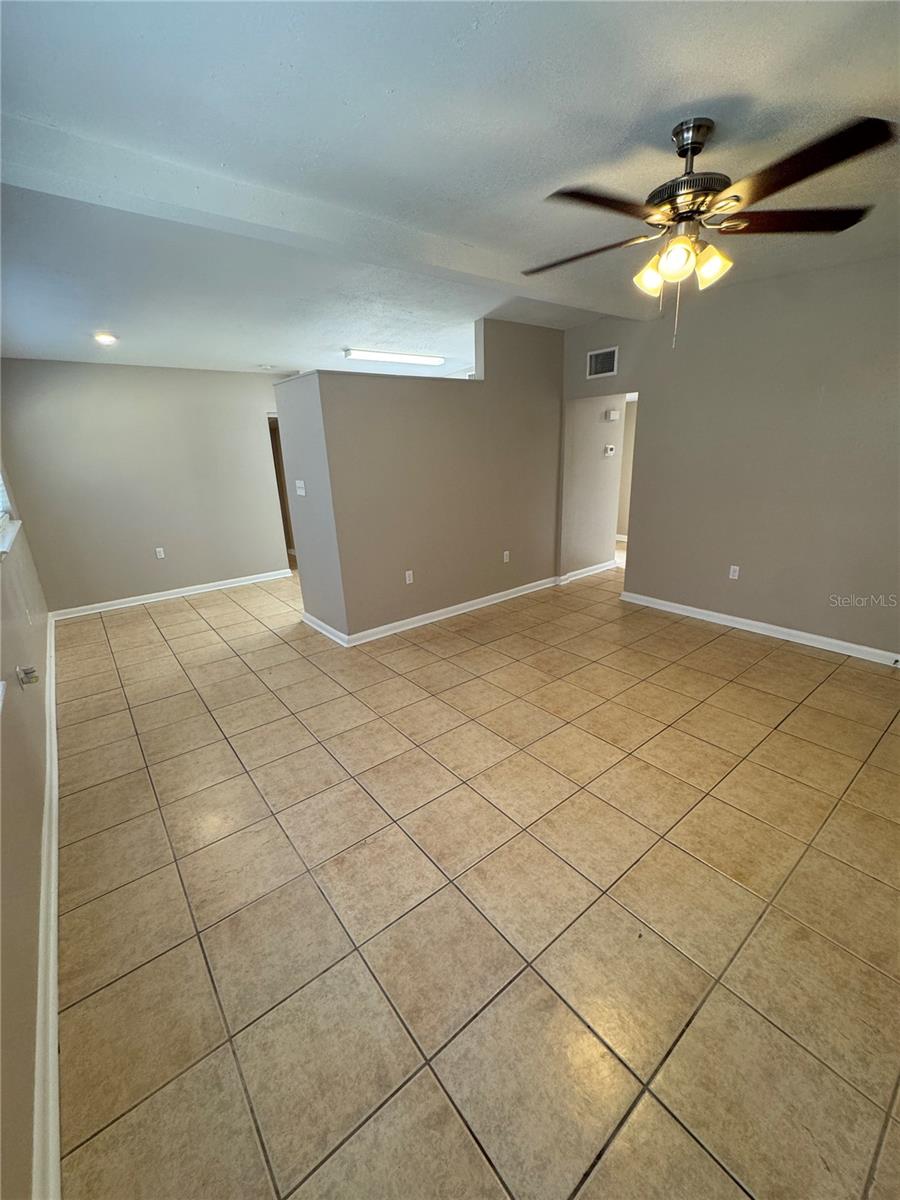 2016 E CRENSHAW ST, TAMPA, FL, 33610