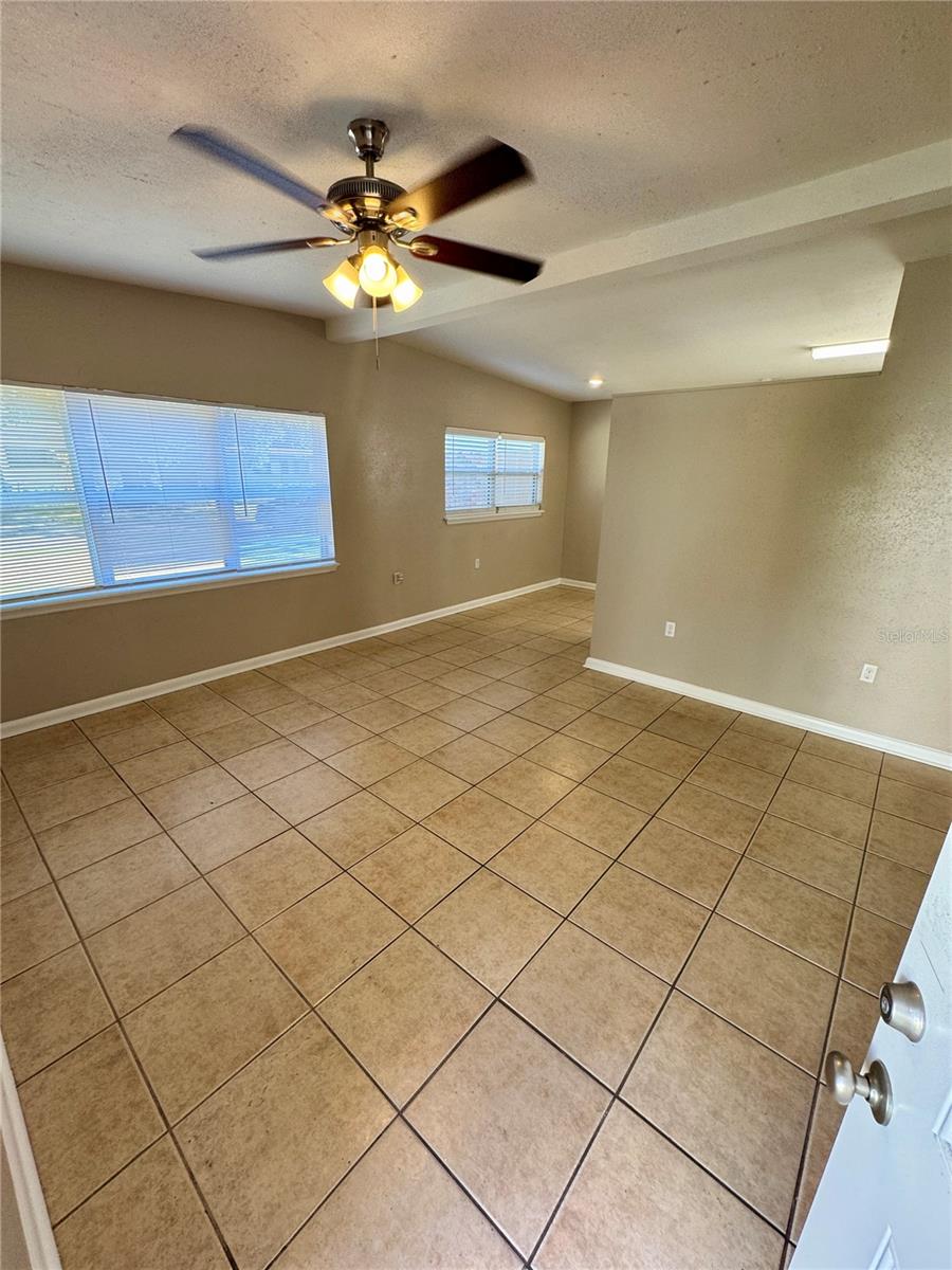 2016 E CRENSHAW ST, TAMPA, FL, 33610