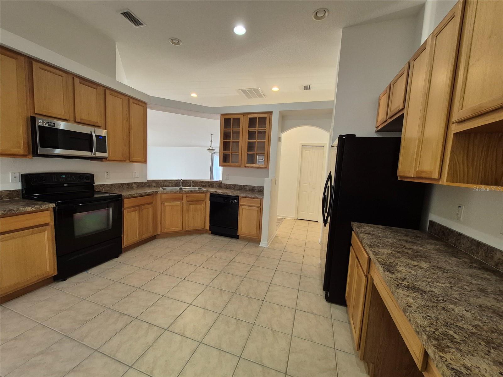 6833 RUNNER OAK DR, ZEPHYRHILLS, FL, 33545