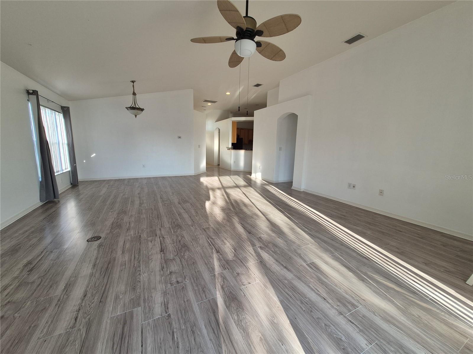 6833 RUNNER OAK DR, ZEPHYRHILLS, FL, 33545