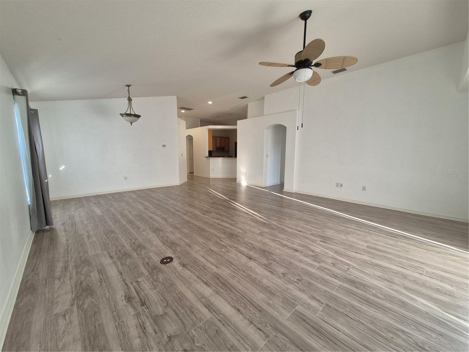 6833 RUNNER OAK DR, ZEPHYRHILLS, FL, 33545