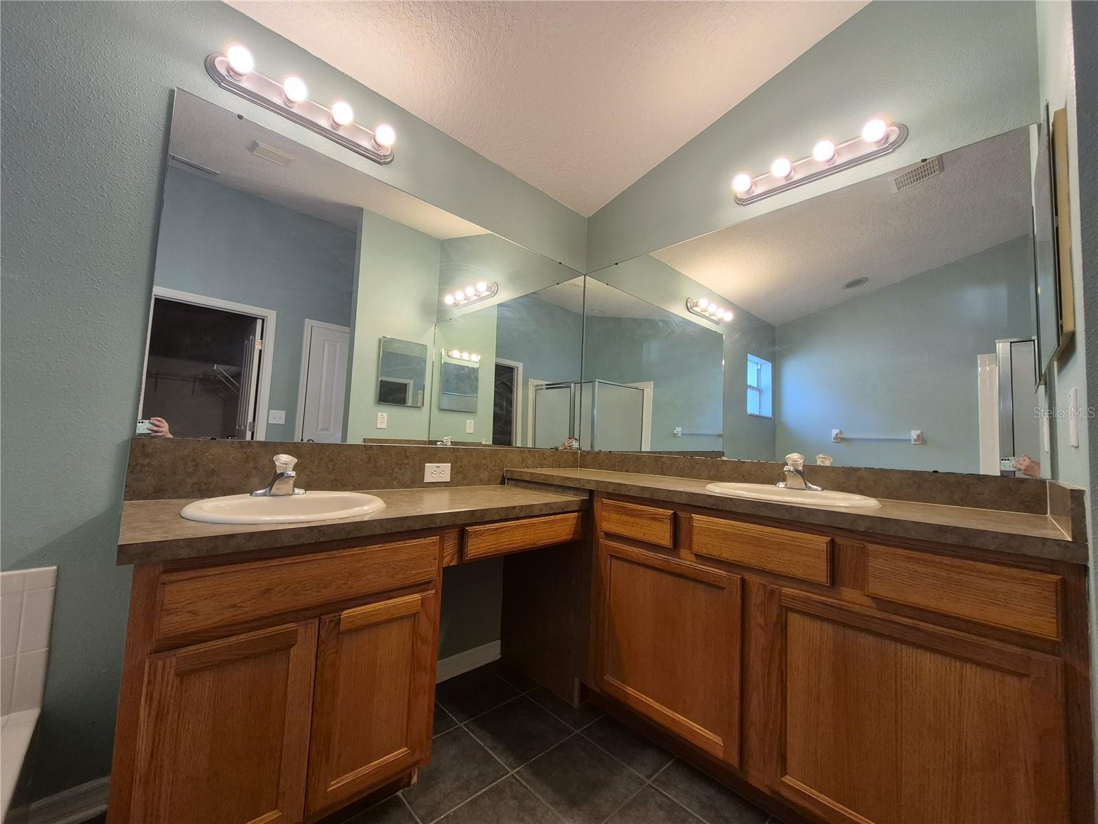 6833 RUNNER OAK DR, ZEPHYRHILLS, FL, 33545