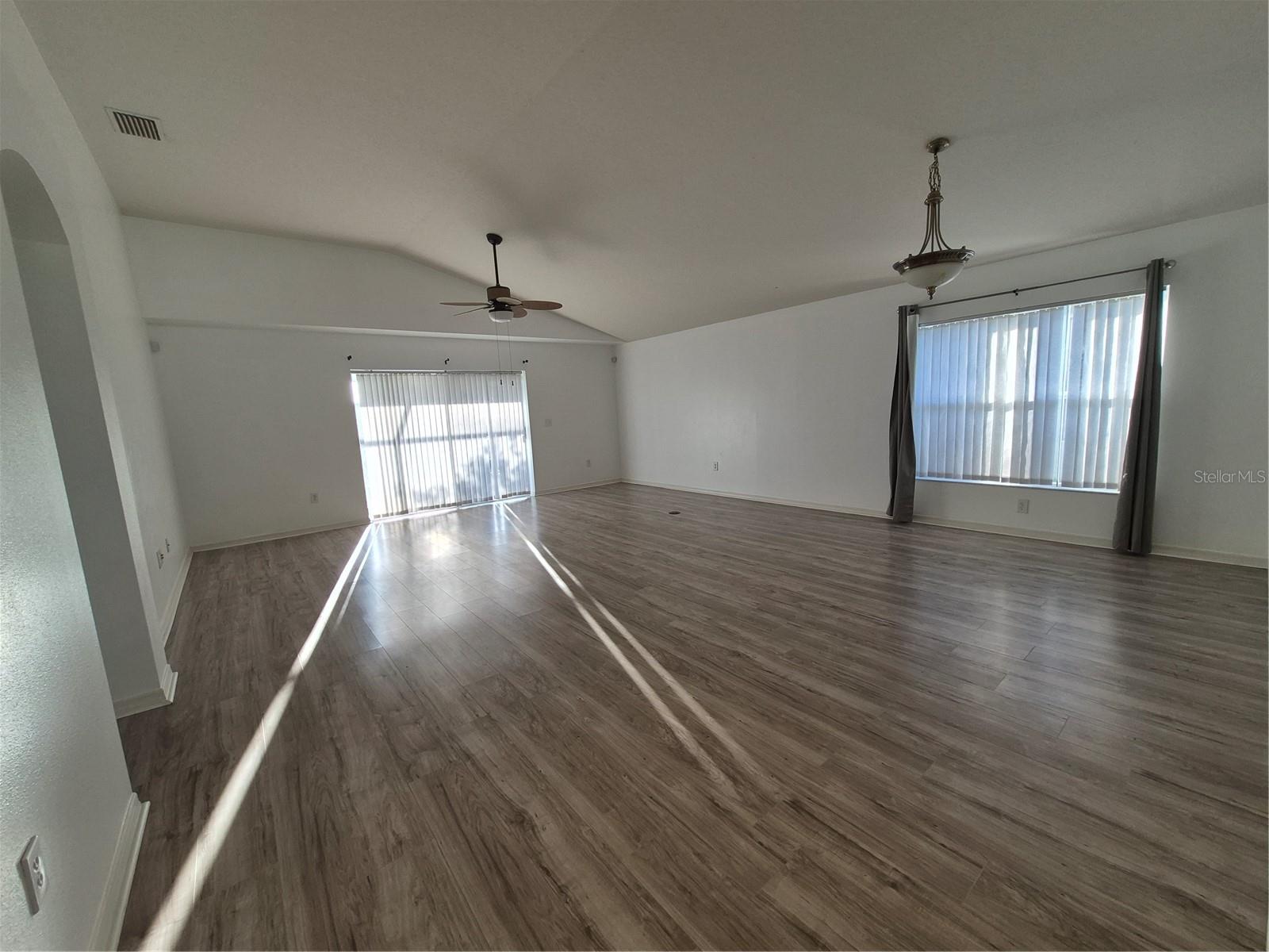 6833 RUNNER OAK DR, ZEPHYRHILLS, FL, 33545
