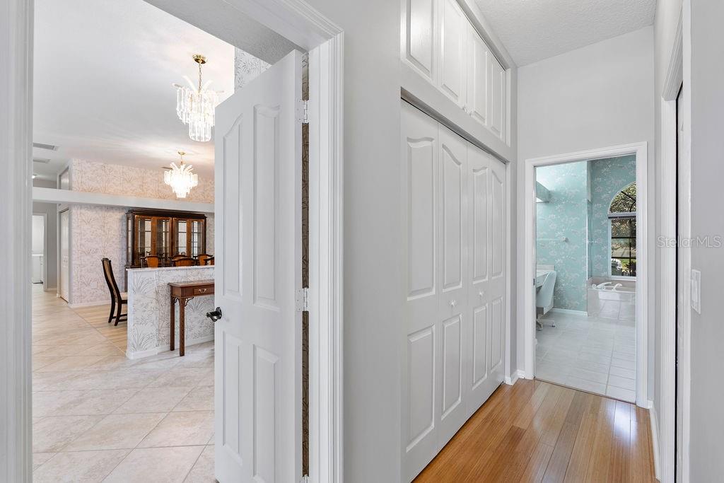 1543 WATERFORD DR, VENICE, FL, 34292