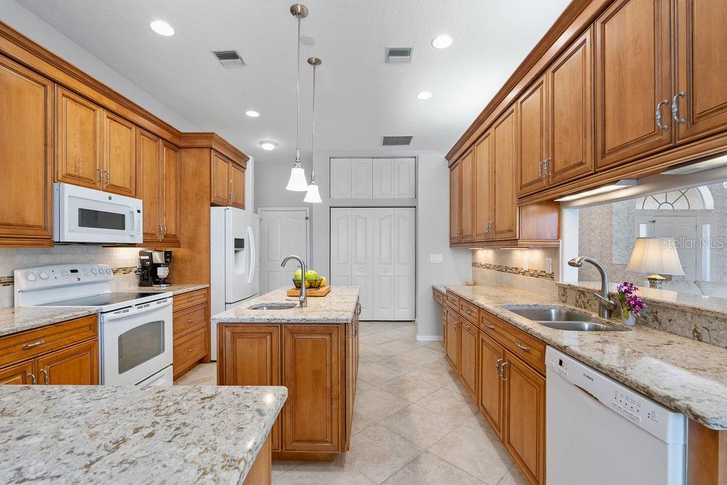 1543 WATERFORD DR, VENICE, FL, 34292