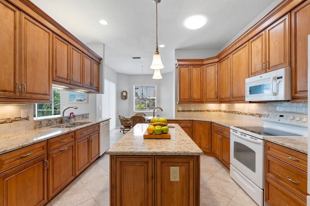 1543 WATERFORD DR, VENICE, FL, 34292